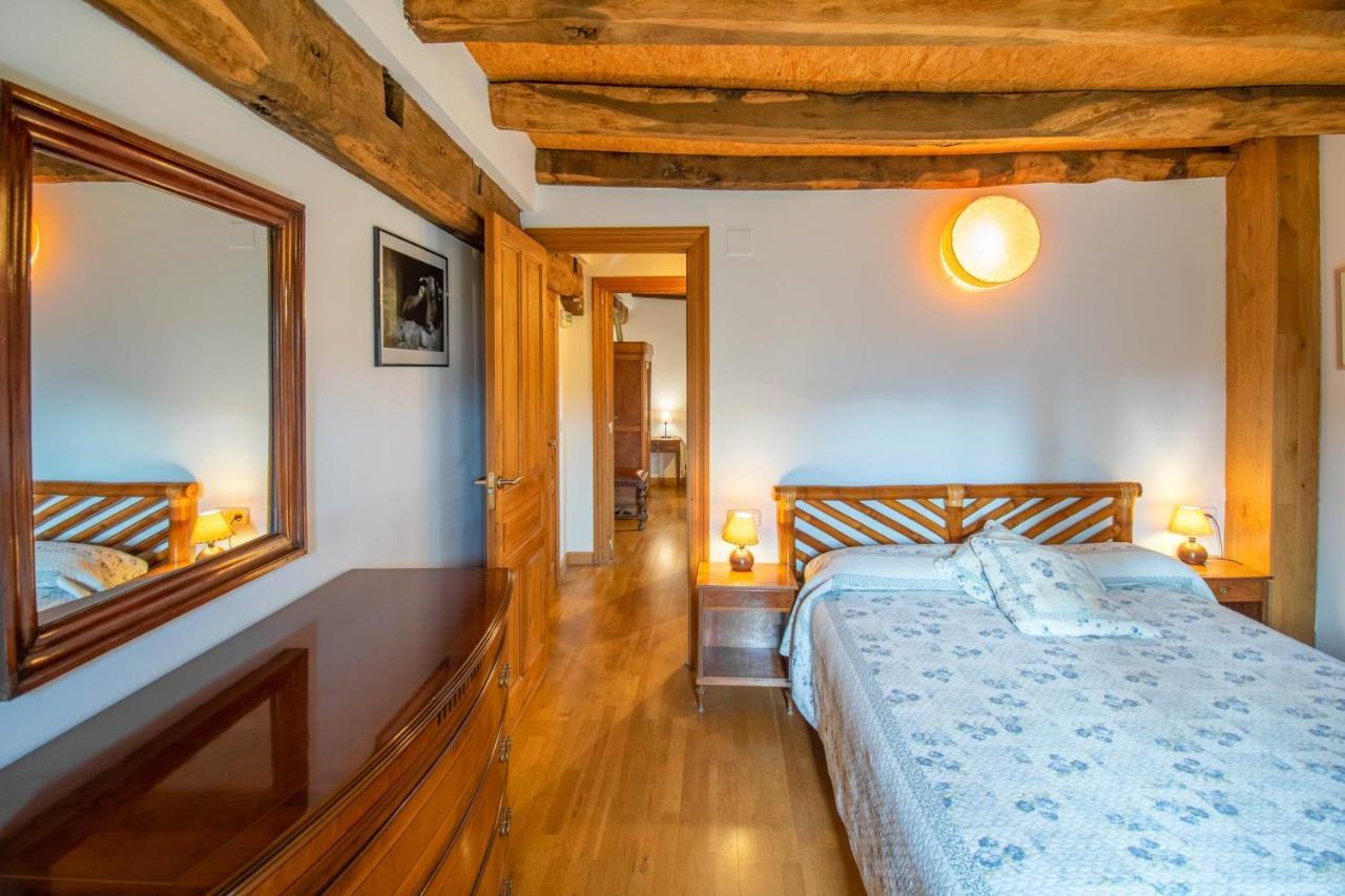 Casa Monaut, Acogedores Apartamentos A Los Pies De La Selva De Irati Saragueta Extérieur photo